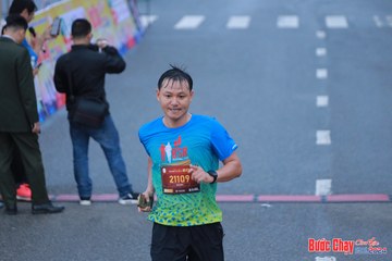 BƯỚC CHẠY CHÀO XUÂN THÀNH PHỐ QUẢNG NGÃI 2024 - Ảnh #1252126