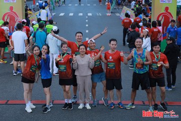 BƯỚC CHẠY CHÀO XUÂN THÀNH PHỐ QUẢNG NGÃI 2024 - Ảnh #1251681