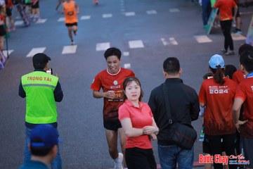 BƯỚC CHẠY CHÀO XUÂN THÀNH PHỐ QUẢNG NGÃI 2024 - Ảnh #1250756