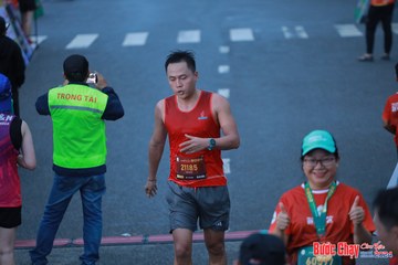 BƯỚC CHẠY CHÀO XUÂN THÀNH PHỐ QUẢNG NGÃI 2024 - Ảnh #1251151