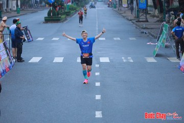 BƯỚC CHẠY CHÀO XUÂN THÀNH PHỐ QUẢNG NGÃI 2024 - Ảnh #1252063