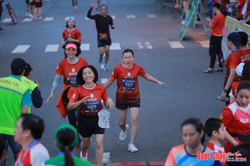 BƯỚC CHẠY CHÀO XUÂN THÀNH PHỐ QUẢNG NGÃI 2024 - Ảnh #1250959