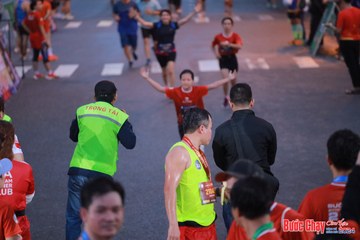 BƯỚC CHẠY CHÀO XUÂN THÀNH PHỐ QUẢNG NGÃI 2024 - Ảnh #1250308