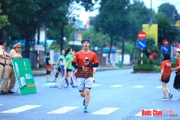 BƯỚC CHẠY CHÀO XUÂN THÀNH PHỐ QUẢNG NGÃI 2024 - Ảnh #1229750