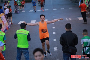BƯỚC CHẠY CHÀO XUÂN THÀNH PHỐ QUẢNG NGÃI 2024 - Ảnh #1250764