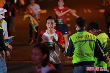 BƯỚC CHẠY CHÀO XUÂN THÀNH PHỐ QUẢNG NGÃI 2024 - Ảnh #1243122