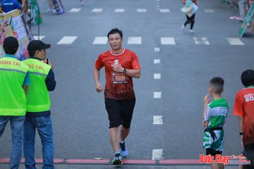 BƯỚC CHẠY CHÀO XUÂN THÀNH PHỐ QUẢNG NGÃI 2024 - Ảnh #1251850