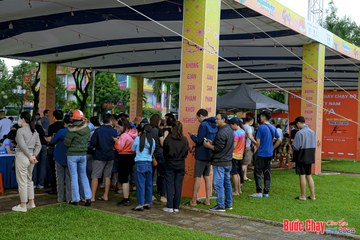 BƯỚC CHẠY CHÀO XUÂN THÀNH PHỐ QUẢNG NGÃI 2024 - Ảnh #1194951