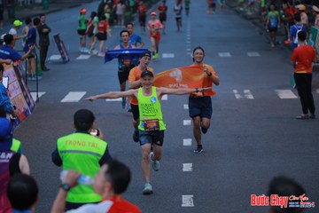 BƯỚC CHẠY CHÀO XUÂN THÀNH PHỐ QUẢNG NGÃI 2024 - Ảnh #1251012