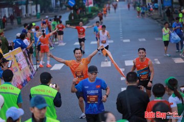 BƯỚC CHẠY CHÀO XUÂN THÀNH PHỐ QUẢNG NGÃI 2024 - Ảnh #1250725