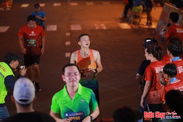 BƯỚC CHẠY CHÀO XUÂN THÀNH PHỐ QUẢNG NGÃI 2024 - Ảnh #1249341