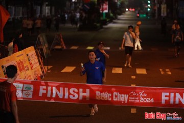 BƯỚC CHẠY CHÀO XUÂN THÀNH PHỐ QUẢNG NGÃI 2024 - Ảnh #1239109