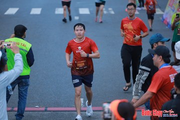 BƯỚC CHẠY CHÀO XUÂN THÀNH PHỐ QUẢNG NGÃI 2024 - Ảnh #1251664