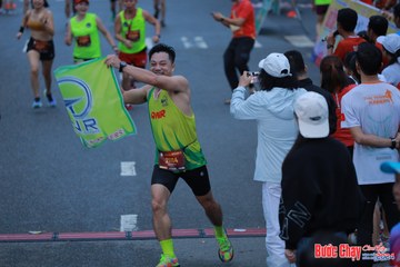 BƯỚC CHẠY CHÀO XUÂN THÀNH PHỐ QUẢNG NGÃI 2024 - Ảnh #1251725