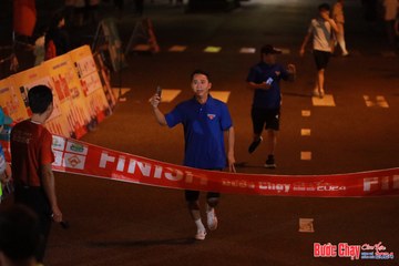 BƯỚC CHẠY CHÀO XUÂN THÀNH PHỐ QUẢNG NGÃI 2024 - Ảnh #1239117