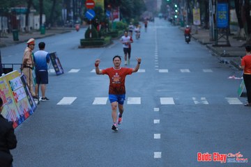 BƯỚC CHẠY CHÀO XUÂN THÀNH PHỐ QUẢNG NGÃI 2024 - Ảnh #1252006