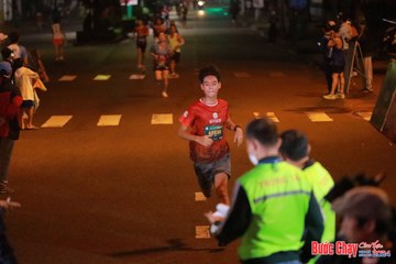 BƯỚC CHẠY CHÀO XUÂN THÀNH PHỐ QUẢNG NGÃI 2024 - Ảnh #1242909