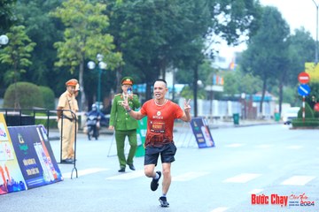 BƯỚC CHẠY CHÀO XUÂN THÀNH PHỐ QUẢNG NGÃI 2024 - Ảnh #1238322