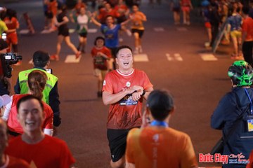 BƯỚC CHẠY CHÀO XUÂN THÀNH PHỐ QUẢNG NGÃI 2024 - Ảnh #1249552