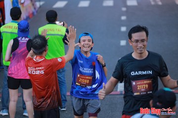 BƯỚC CHẠY CHÀO XUÂN THÀNH PHỐ QUẢNG NGÃI 2024 - Ảnh #1251130