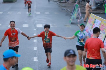 BƯỚC CHẠY CHÀO XUÂN THÀNH PHỐ QUẢNG NGÃI 2024 - Ảnh #1252359