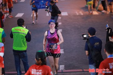 BƯỚC CHẠY CHÀO XUÂN THÀNH PHỐ QUẢNG NGÃI 2024 - Ảnh #1250126