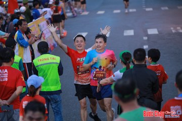 BƯỚC CHẠY CHÀO XUÂN THÀNH PHỐ QUẢNG NGÃI 2024 - Ảnh #1250747
