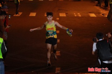 BƯỚC CHẠY CHÀO XUÂN THÀNH PHỐ QUẢNG NGÃI 2024 - Ảnh #1240973