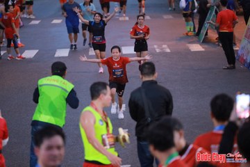 BƯỚC CHẠY CHÀO XUÂN THÀNH PHỐ QUẢNG NGÃI 2024 - Ảnh #1250307