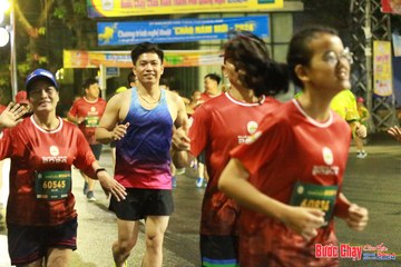 BƯỚC CHẠY CHÀO XUÂN THÀNH PHỐ QUẢNG NGÃI 2024 - Ảnh #1223065