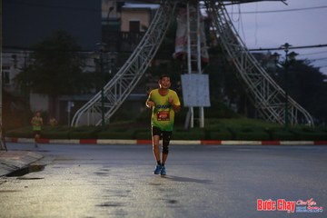 BƯỚC CHẠY CHÀO XUÂN THÀNH PHỐ QUẢNG NGÃI 2024 - Ảnh #1230219