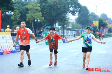 BƯỚC CHẠY CHÀO XUÂN THÀNH PHỐ QUẢNG NGÃI 2024 - Ảnh #1238378
