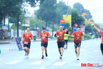 BƯỚC CHẠY CHÀO XUÂN THÀNH PHỐ QUẢNG NGÃI 2024 - Ảnh #1238291