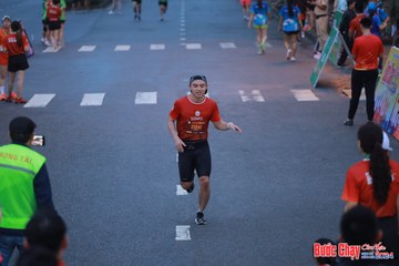 BƯỚC CHẠY CHÀO XUÂN THÀNH PHỐ QUẢNG NGÃI 2024 - Ảnh #1250871