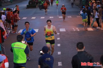 BƯỚC CHẠY CHÀO XUÂN THÀNH PHỐ QUẢNG NGÃI 2024 - Ảnh #1250146
