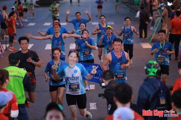 BƯỚC CHẠY CHÀO XUÂN THÀNH PHỐ QUẢNG NGÃI 2024 - Ảnh #1250233