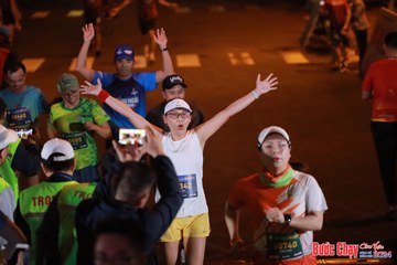 BƯỚC CHẠY CHÀO XUÂN THÀNH PHỐ QUẢNG NGÃI 2024 - Ảnh #1247326