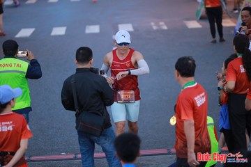 BƯỚC CHẠY CHÀO XUÂN THÀNH PHỐ QUẢNG NGÃI 2024 - Ảnh #1250840