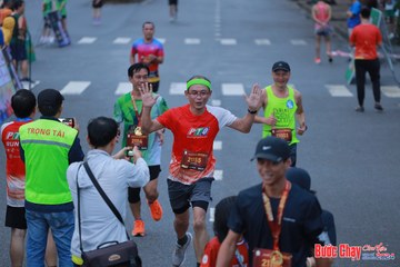 BƯỚC CHẠY CHÀO XUÂN THÀNH PHỐ QUẢNG NGÃI 2024 - Ảnh #1251901
