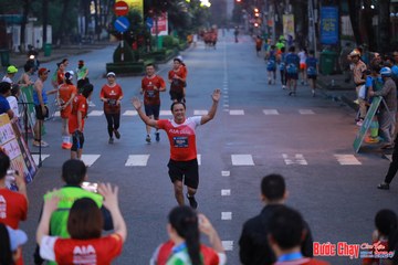 BƯỚC CHẠY CHÀO XUÂN THÀNH PHỐ QUẢNG NGÃI 2024 - Ảnh #1250442