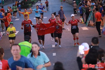 BƯỚC CHẠY CHÀO XUÂN THÀNH PHỐ QUẢNG NGÃI 2024 - Ảnh #1250346