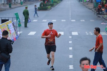BƯỚC CHẠY CHÀO XUÂN THÀNH PHỐ QUẢNG NGÃI 2024 - Ảnh #1252196