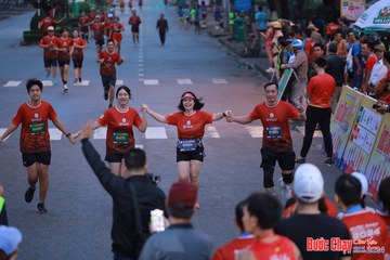 BƯỚC CHẠY CHÀO XUÂN THÀNH PHỐ QUẢNG NGÃI 2024 - Ảnh #1250483