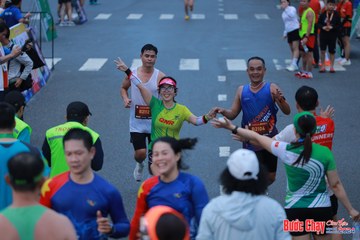 BƯỚC CHẠY CHÀO XUÂN THÀNH PHỐ QUẢNG NGÃI 2024 - Ảnh #1251633