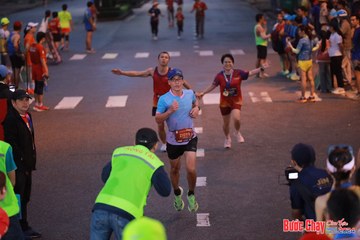 BƯỚC CHẠY CHÀO XUÂN THÀNH PHỐ QUẢNG NGÃI 2024 - Ảnh #1250062