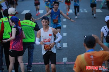 BƯỚC CHẠY CHÀO XUÂN THÀNH PHỐ QUẢNG NGÃI 2024 - Ảnh #1251296