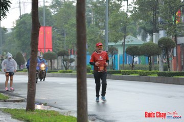 BƯỚC CHẠY CHÀO XUÂN THÀNH PHỐ QUẢNG NGÃI 2024 - Ảnh #1237349
