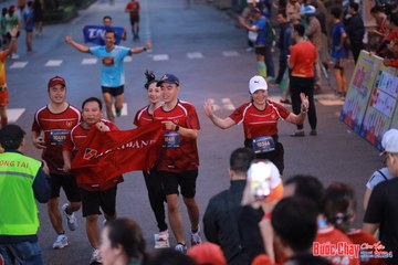 BƯỚC CHẠY CHÀO XUÂN THÀNH PHỐ QUẢNG NGÃI 2024 - Ảnh #1250349