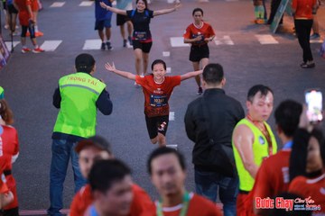 BƯỚC CHẠY CHÀO XUÂN THÀNH PHỐ QUẢNG NGÃI 2024 - Ảnh #1250310