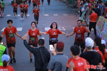 BƯỚC CHẠY CHÀO XUÂN THÀNH PHỐ QUẢNG NGÃI 2024 - Ảnh #1250491